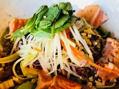 泰碗配黑米煎三文鱼绿咖喱酱-Wagas沃歌斯(环贸店)