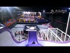 -嘿哟动霸CHUA·新潮玩运动娱乐中心·蹦床滑冰团建乐园