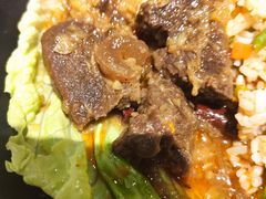 咖喱牛肉蛋包饭-缅丽·缅甸小吃(版纳店)