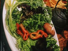 -老牌坊云南鱼豆花火锅(爱建店)