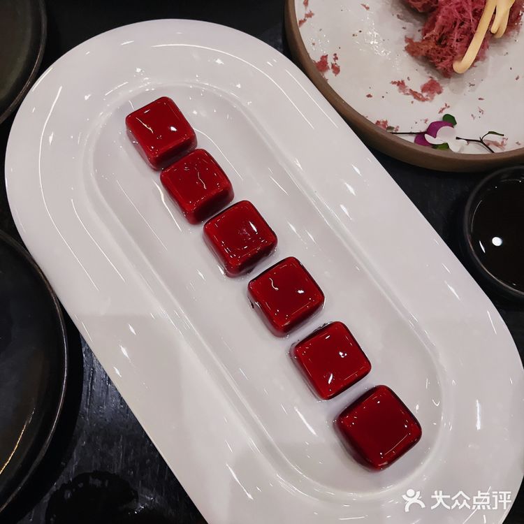 坐拥上海外滩270度夜景的高颜值餐厅🍴