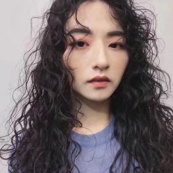 -变画·发型STUDIO