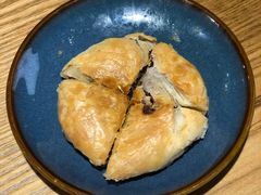 现烤鲜花饼-麦麦山云南菜(复地活力城店)