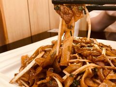 干炒牛河-玉兰苑一等茶餐厅