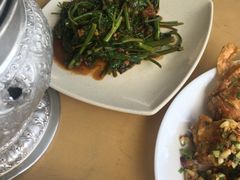-大树下海鲜饭店