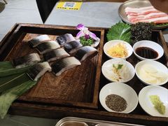 -围炉肉舍丹东海鲜烤肉·烤活鳗(步行街店)