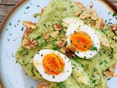 牛油果煮蛋吐司-RAC BAR(安福路店)