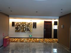 -昆明朗威酒店(昆明站火车站双桥夜市风情街店)