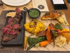 -Mark&Mars Restaurant