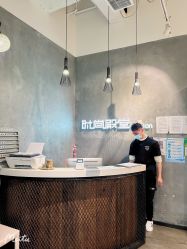 -时尚殿堂明星门店