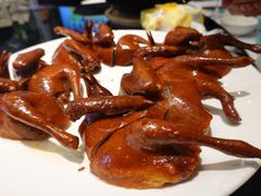 玻璃脆皮乳鸽皇-新雅粤菜馆(南京东路店)