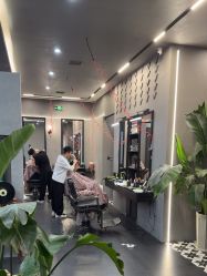 -老肖男士理发店