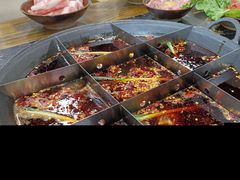-乖嬢嬢重庆老火锅(南联店)