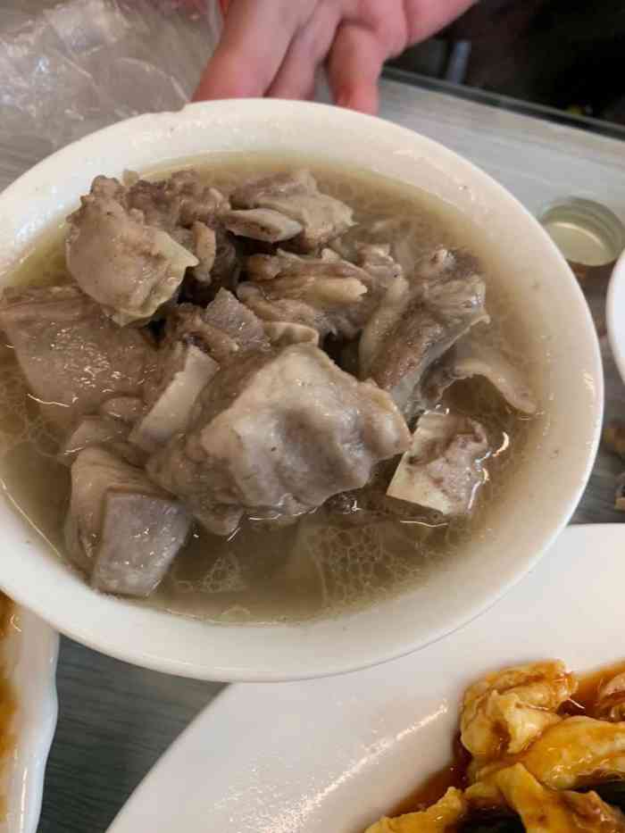 汪志大碗肉(清明街店)-"复工第一天继续探店,小店不大,评分很高,.