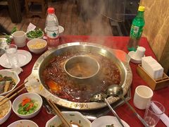 -山城年华老火锅(玉林店)