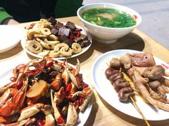 -梁老三麻辣鸡头总店