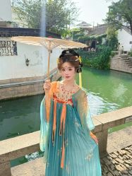 -一揽芳华汉服旗袍体验馆(拙政园店)