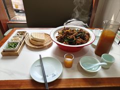 -鲁南仔·滕州炒鸡(经三路店)