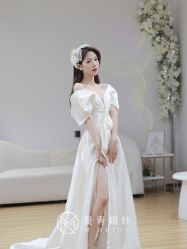 -曼青婚纱礼服馆