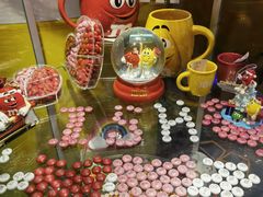 -m豆巧克力世界(上海世茂广场店)