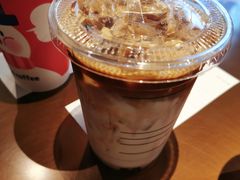 生椰拿铁-瑞幸咖啡(太阳百货商场负一层店)