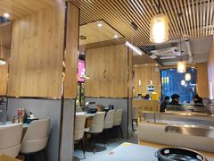 大堂-围炉肉舍•炭烤活鳗•丹东海鲜烤肉(步行街店)