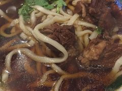 牛肉面-清真吴记门钉肉饼·喜多利