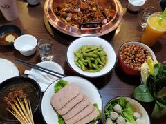 -虾弄弄海派小龙虾·牛羊蝎子火锅