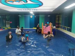 -Swim斯卫姆国际儿童游泳中心(红博中央公园店)