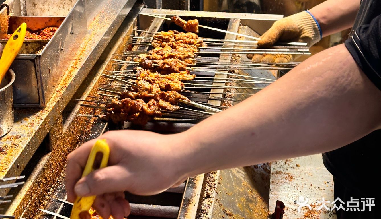 来自西安回民街上的清真美食烤肉店｜秦人集合