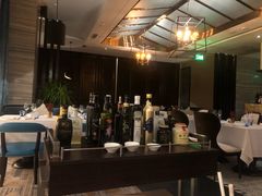 -卡佩罗意大利餐厅及酒吧Al Cappello Trattoria