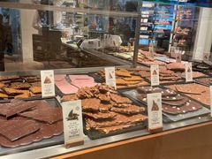 面包甜点陈列柜-Laderach 莱德拉(上海环贸iapm店)