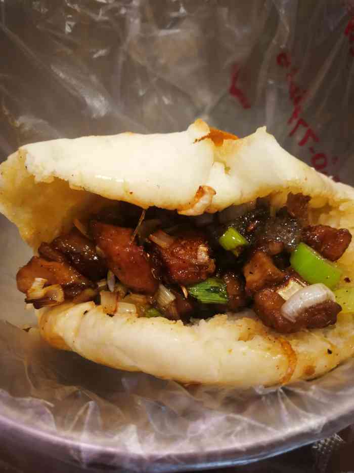 豫小七灌汤烧饼(经五路店)-"很好啊 店里小伙们服务态度很热情 很是推