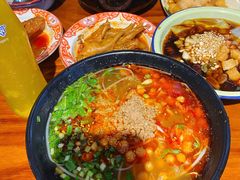 -爆炸头阿姨小四川正宗川味小吃(无任何分店)