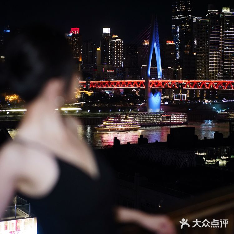 在这里拍到重庆最美的夜景丨百年遗址公园
