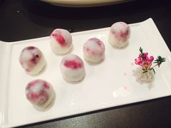 蓝莓雪媚娘-广州文华东方酒店·江-由辉师傅主理