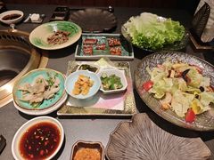 -铭牛烧肉·和牛海鲜自助(高新月牙湖店)