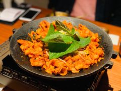 铁板章鱼五花肉-春熙台韩国料理·章鱼肥牛(西丽店)