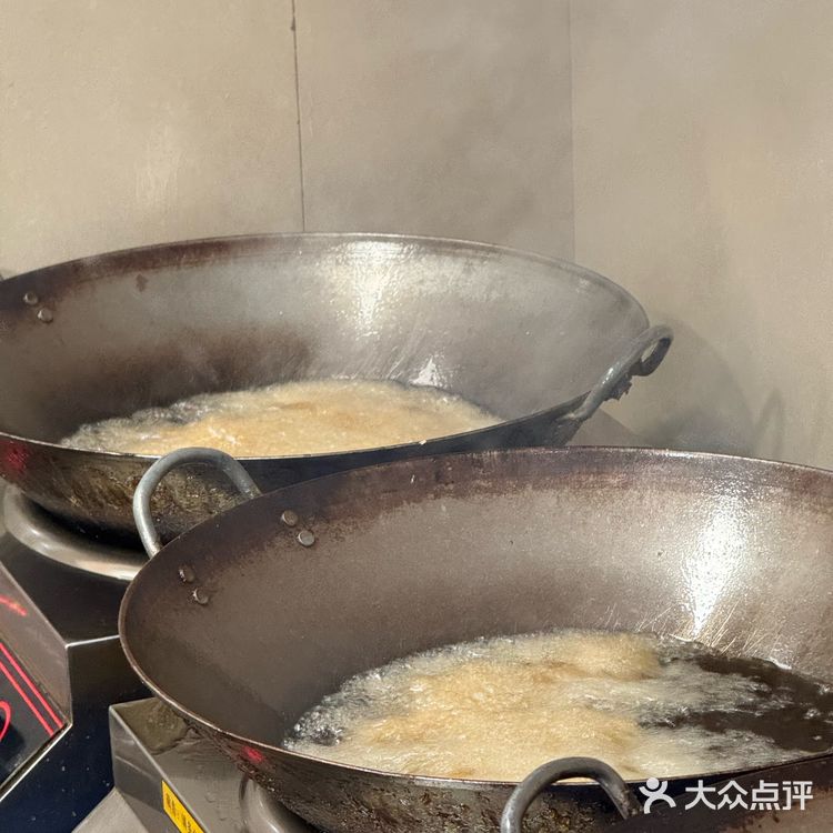 菜市场里的酥鱼▏油炸香味 忍不住要尝