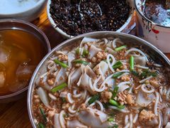 -正宗杨记普洱酸醋米线(总店)