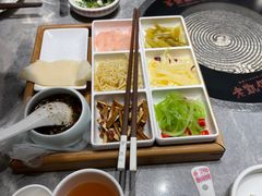 -野山舂·贵州现舂酸汤牛肉(民生路店)