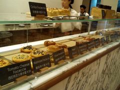 面包甜点陈列柜-WHEAT&BAKER-麥(凯德来福士店)