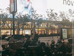 -CoCo都可(湖滨银泰店B区店)
