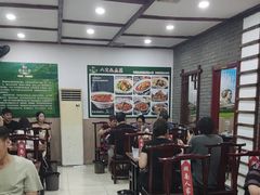 -湖南人家湘菜馆(镇江路店)