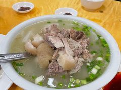 萝卜炖肘子-荣生萝卜汤饭店
