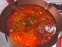 -毛辣果·贵州红酸汤牛肉火锅(西单店)
