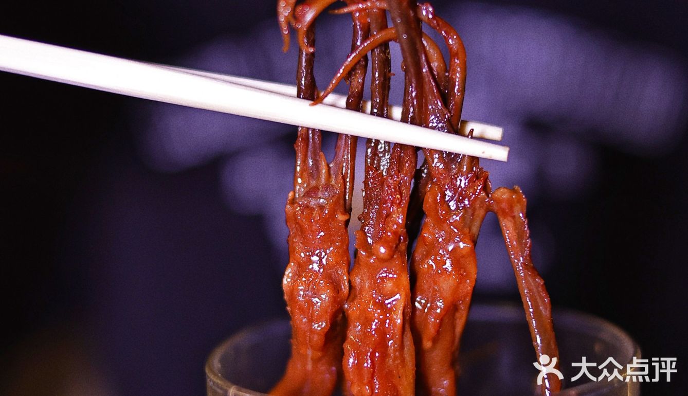 外滩超好看露台小酒馆，喝喝酒，吹吹风~