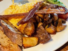 -ROAST coffee & eatery