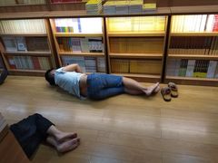-新华书店(沙坪坝书城店)