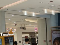 -优衣库(银川新华百货CCMall店)